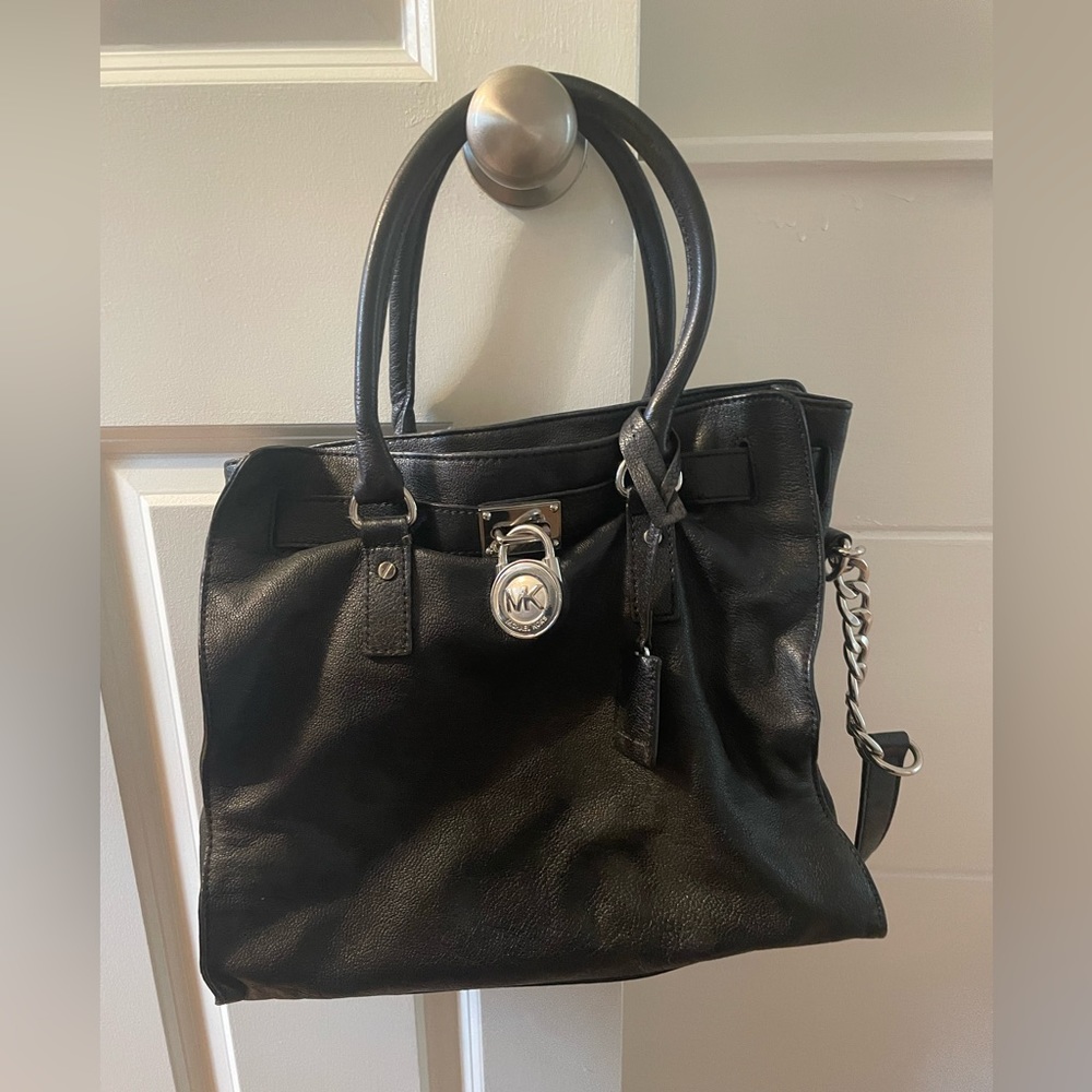 Authentic Michael Kors Hamilton tote in black
